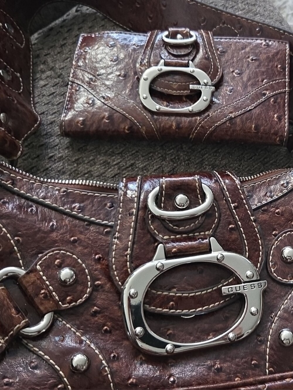 VINTAGE Y2K GUESS HANDBAG